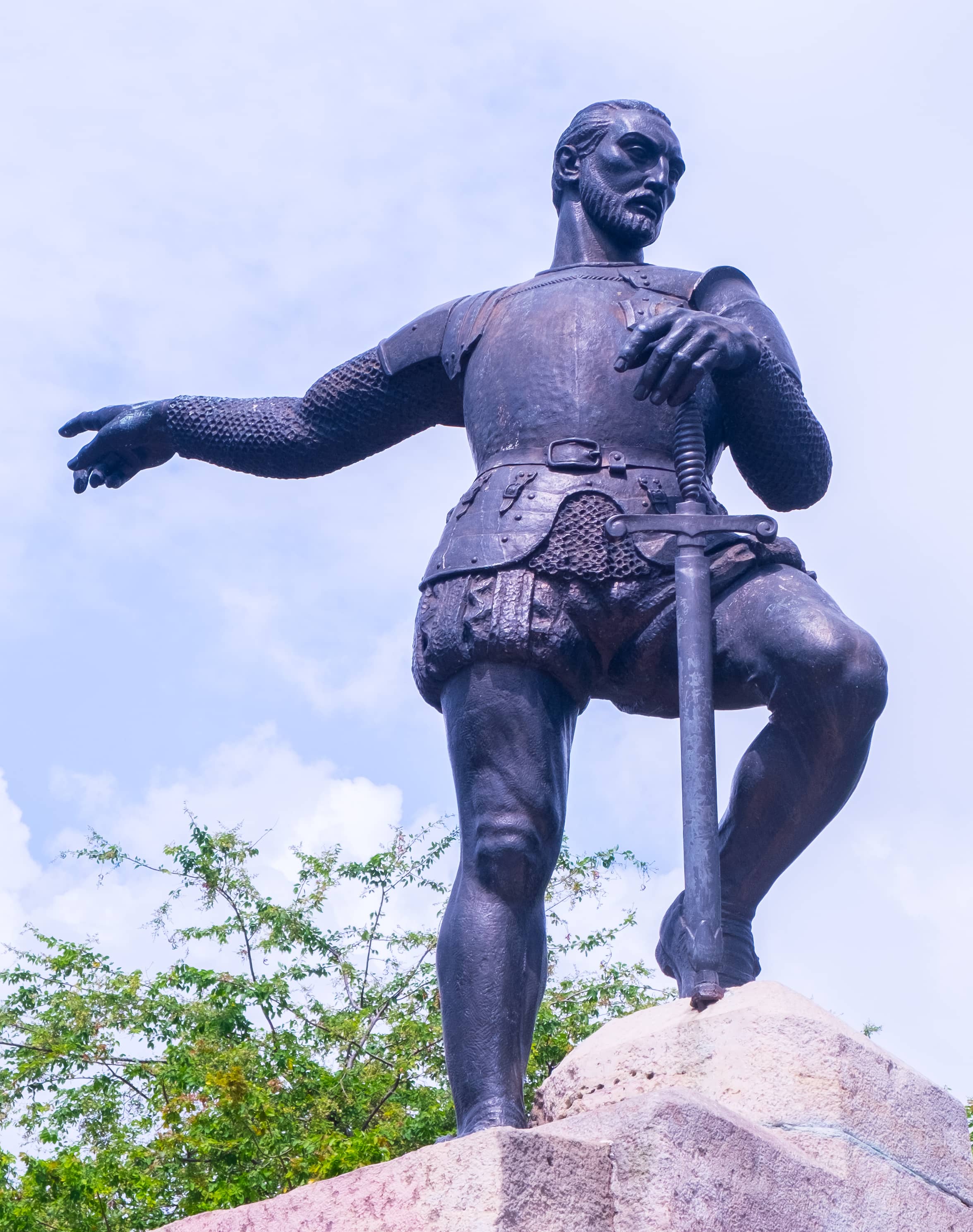 Statue of Sebastián de Belalcázar