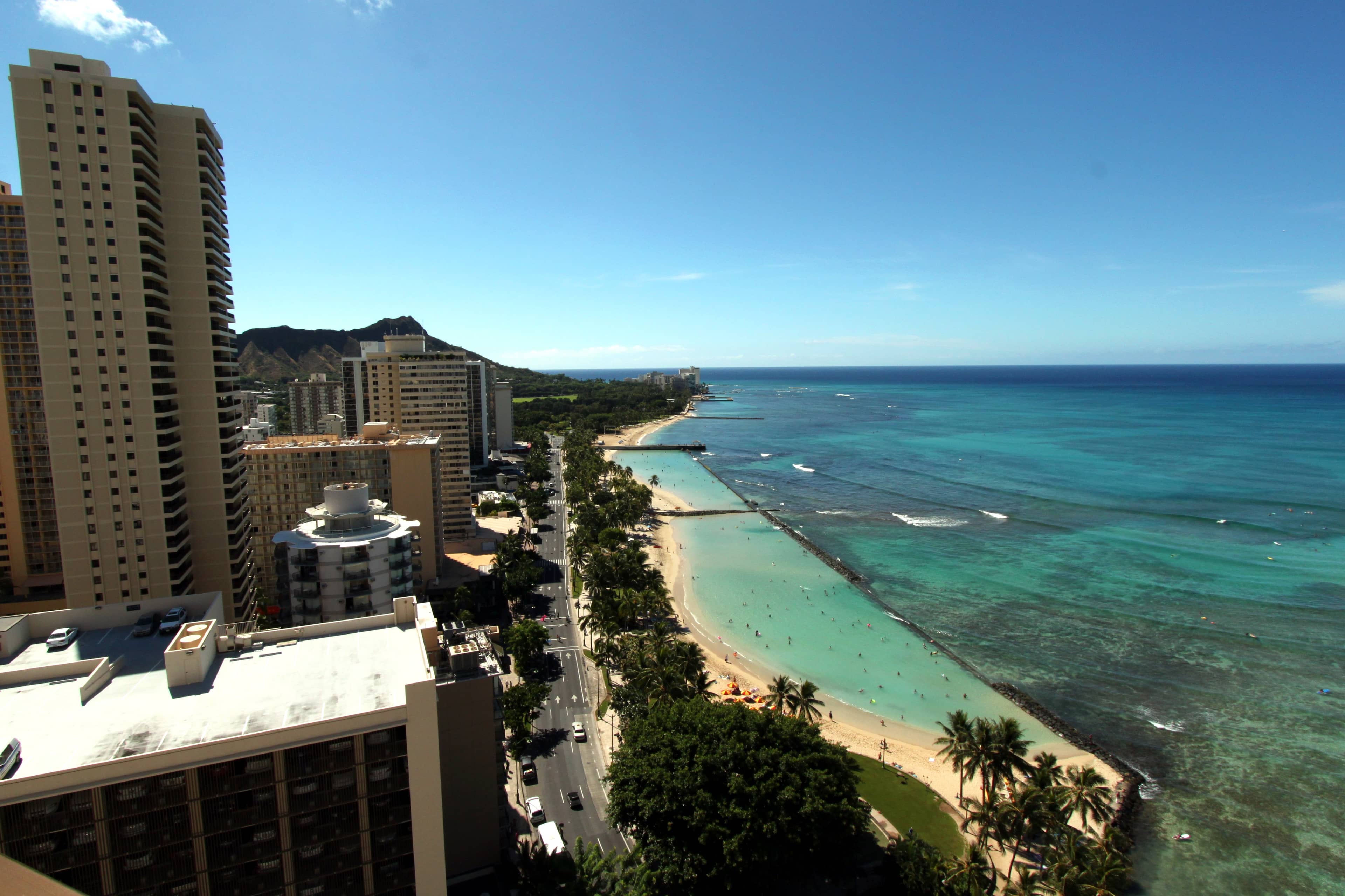 Kalakaua Avenue Stroll