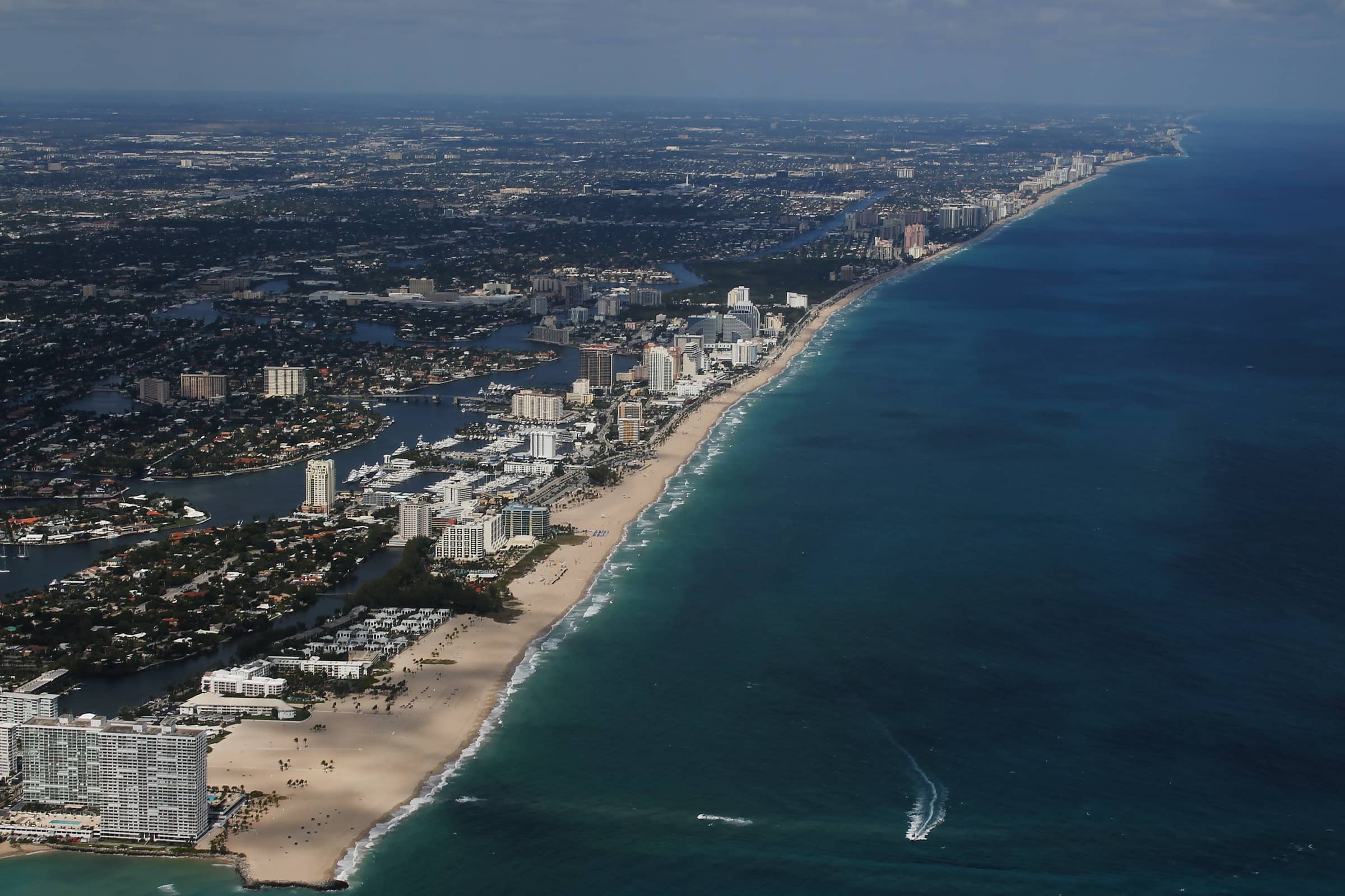 Proximity to Fort Lauderdale Beach