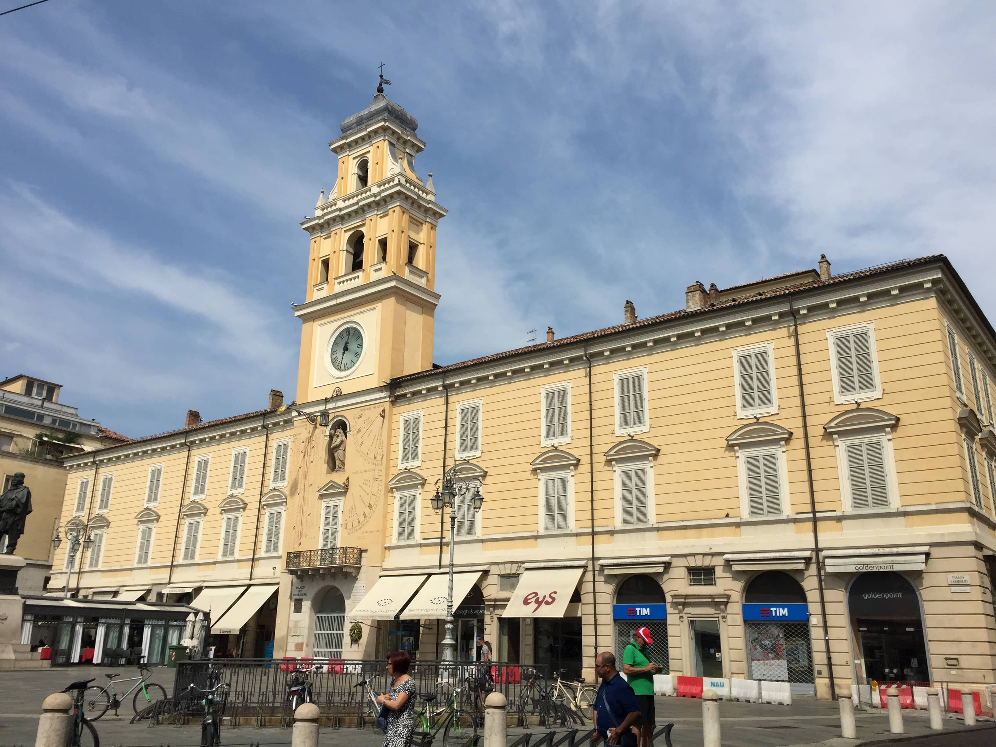Central Piazza Atmosphere