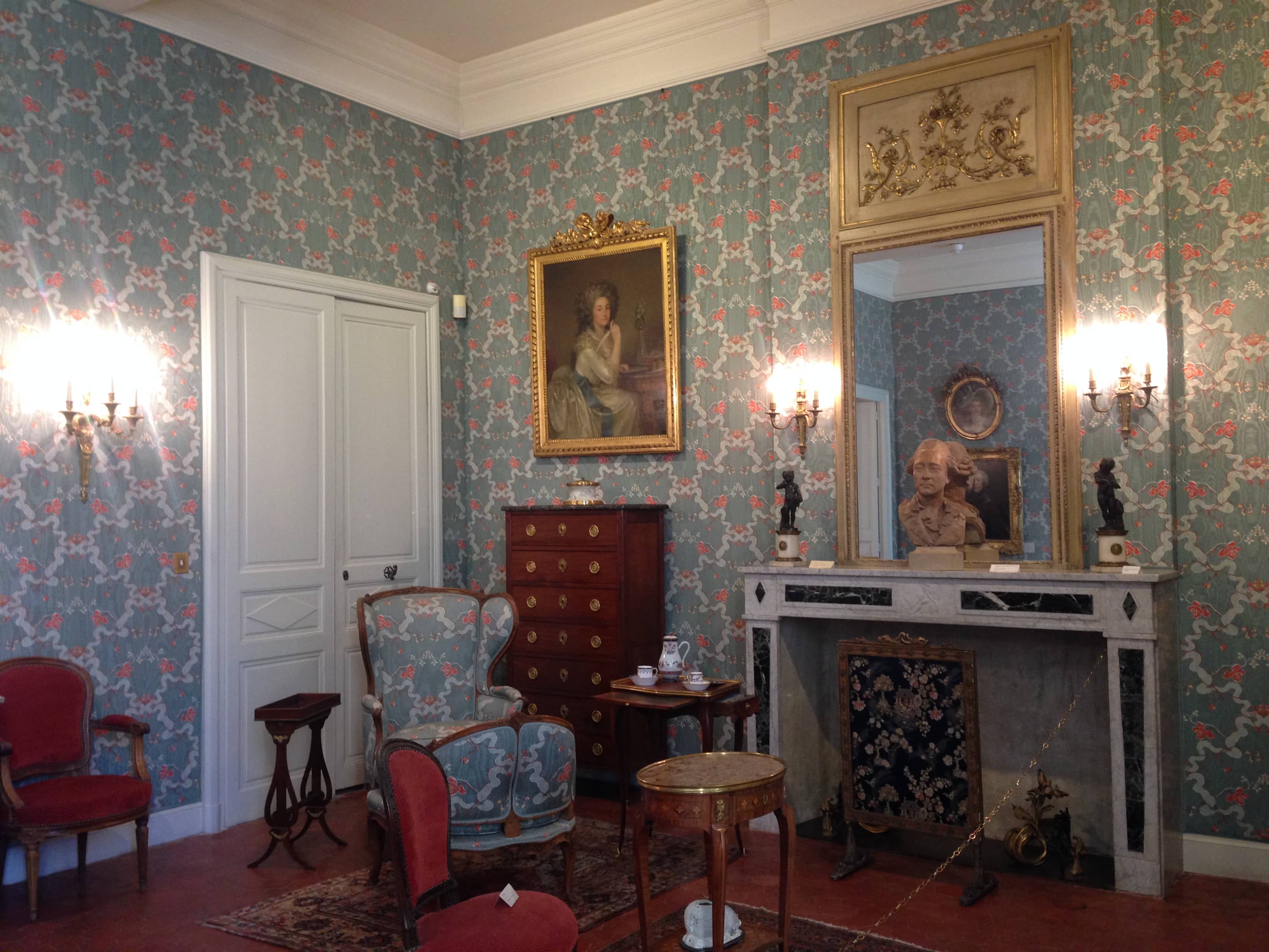 18th-Century Mansion Setting