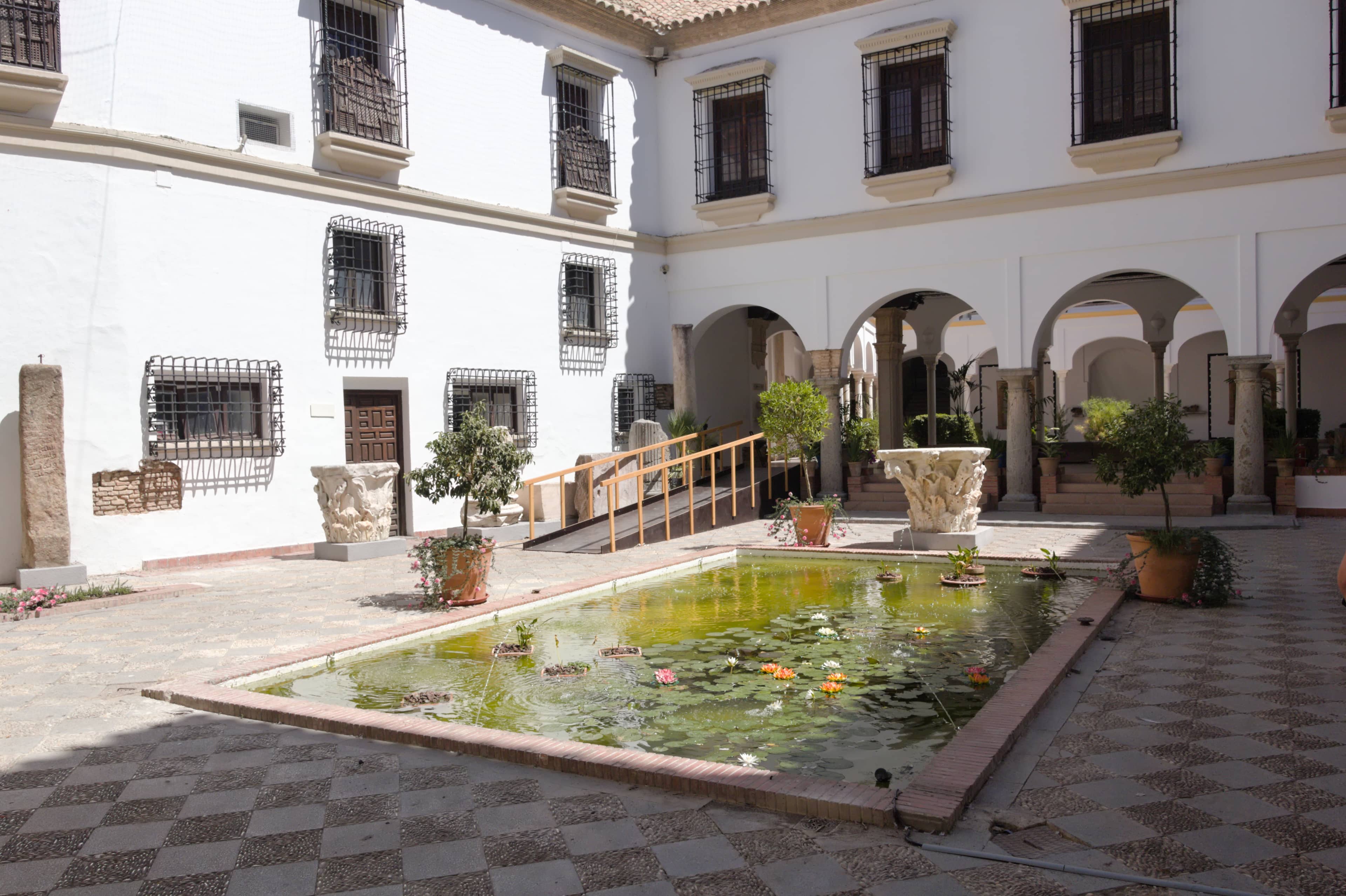 Palacio Courtyard