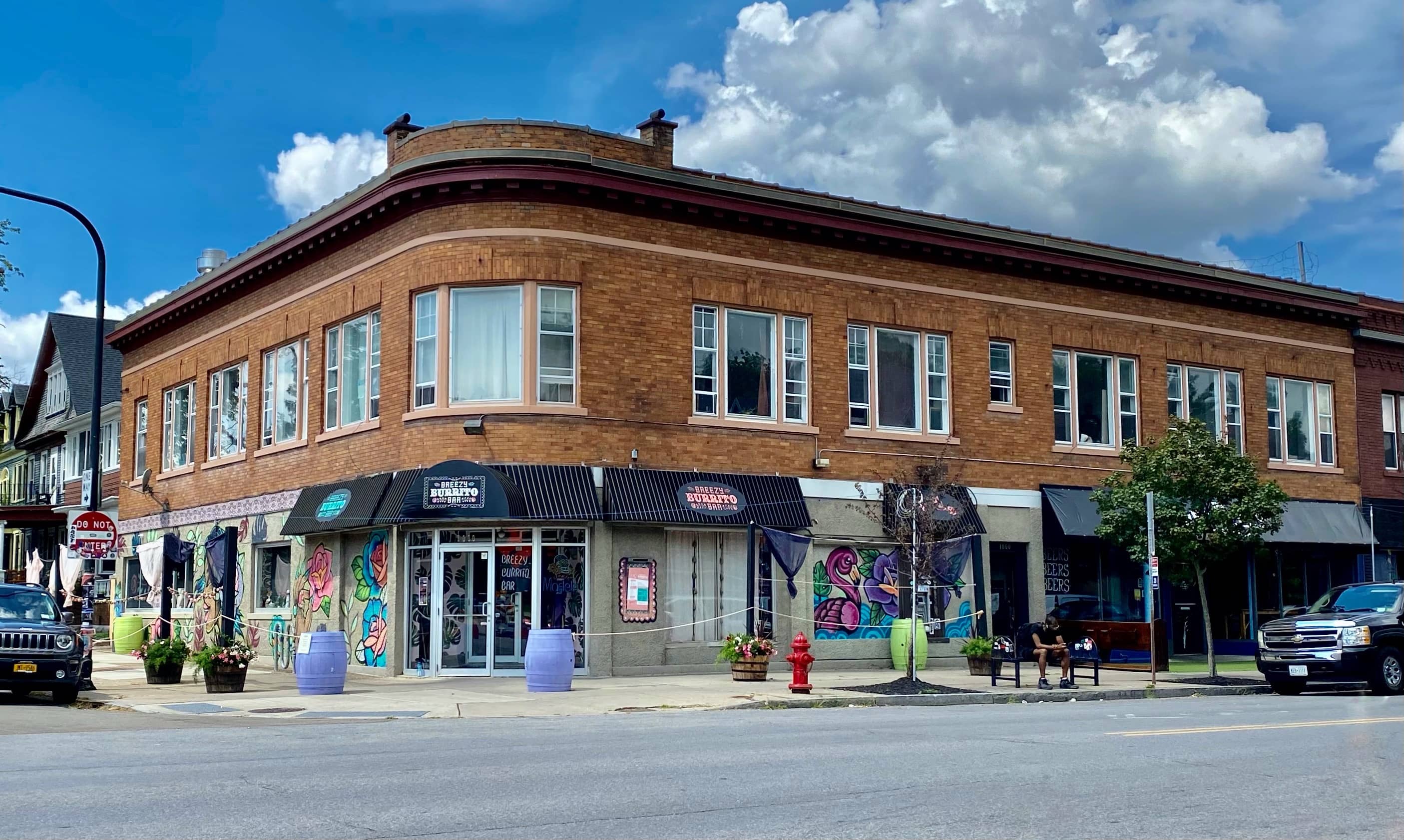 Independent Boutiques & Cafes