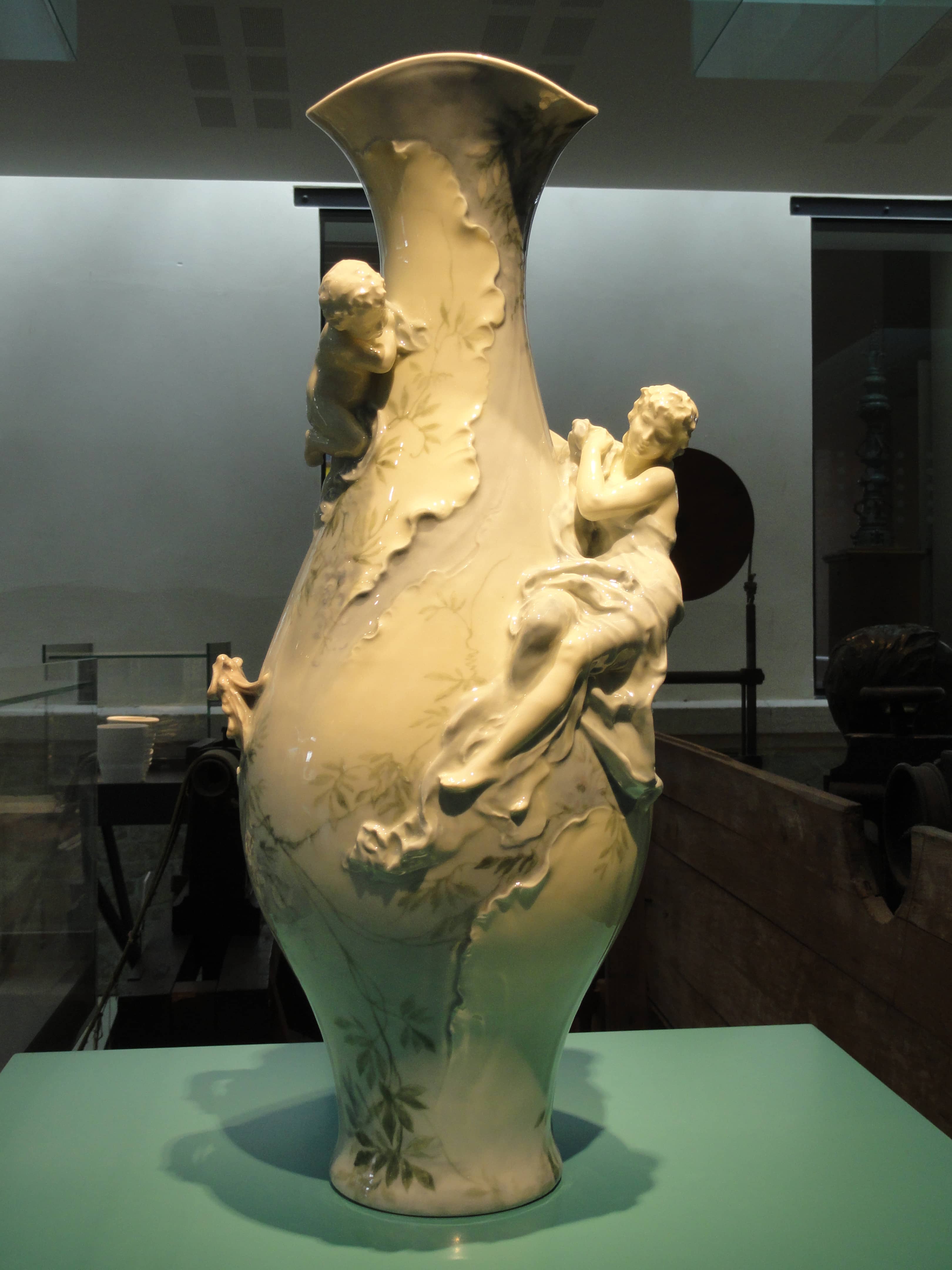 Unique Porcelain Exhibits