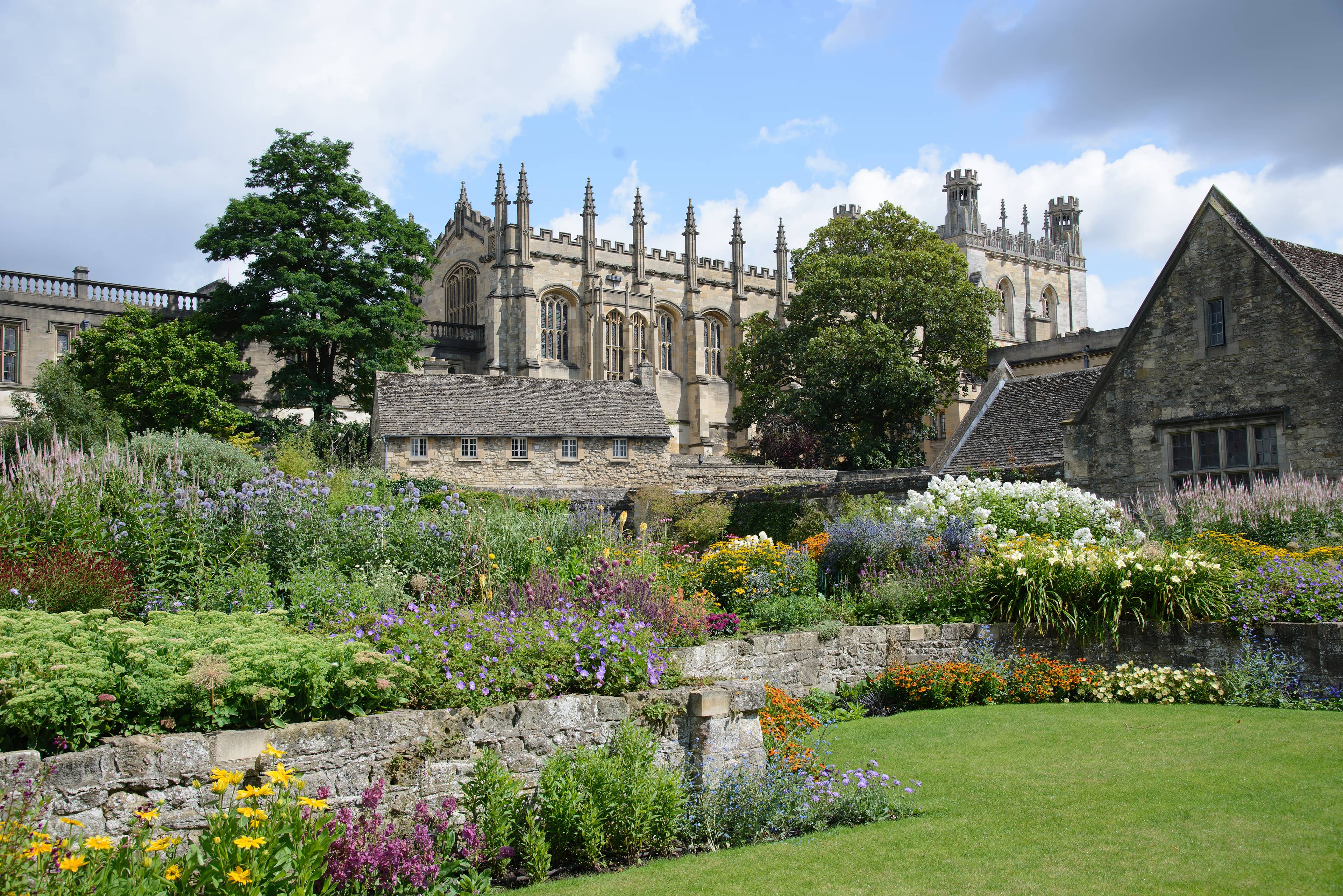 Beautifully Maintained Gardens