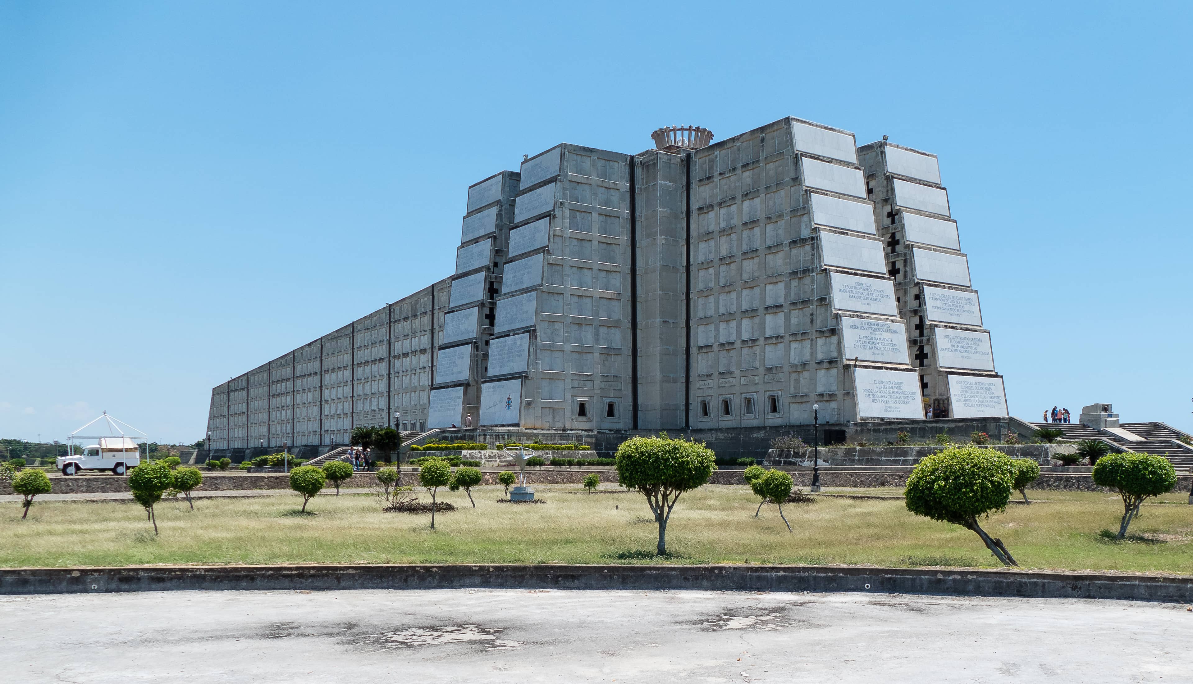 Cross-Shaped Architecture