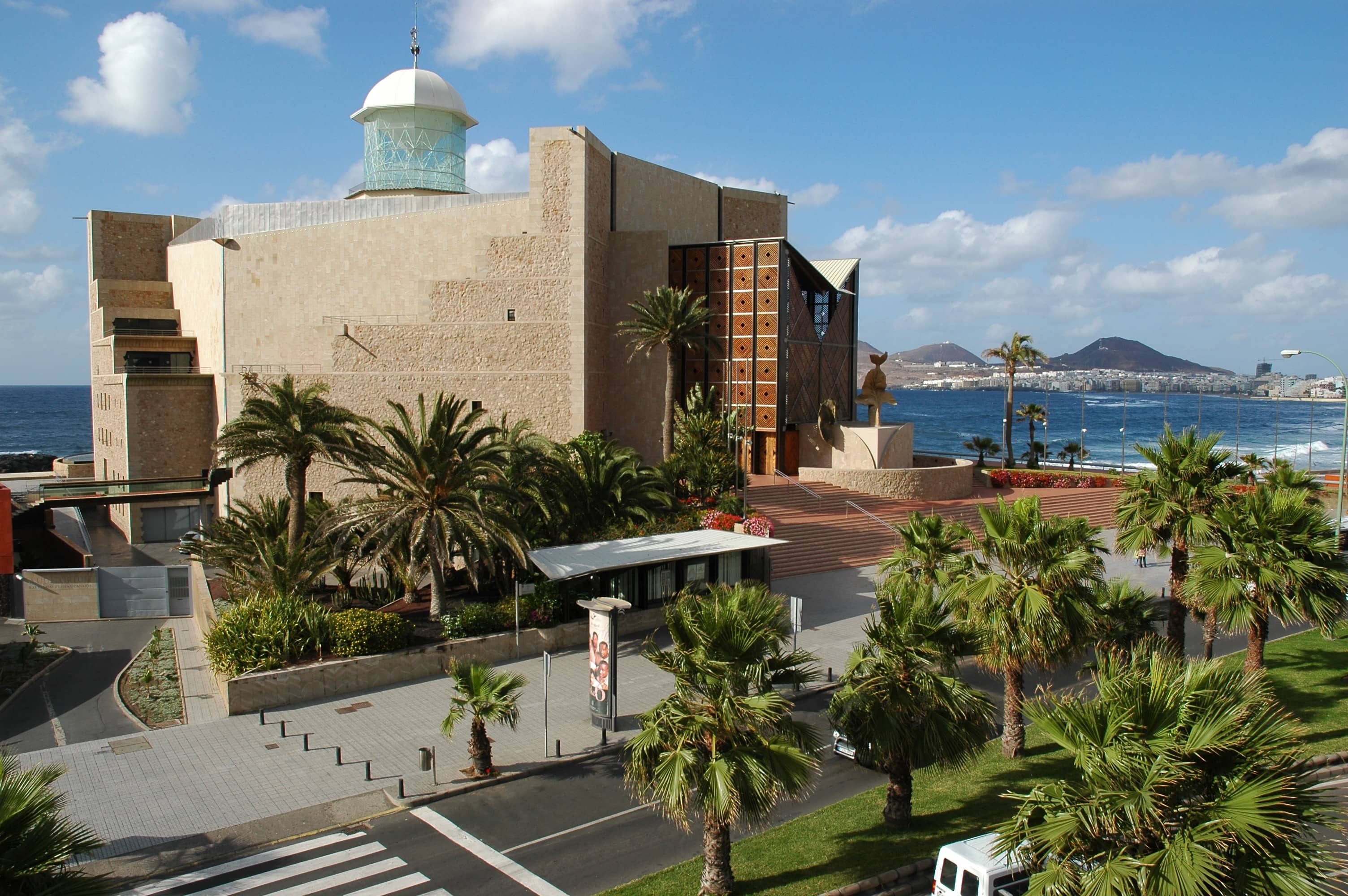Las Canteras Beach Proximity
