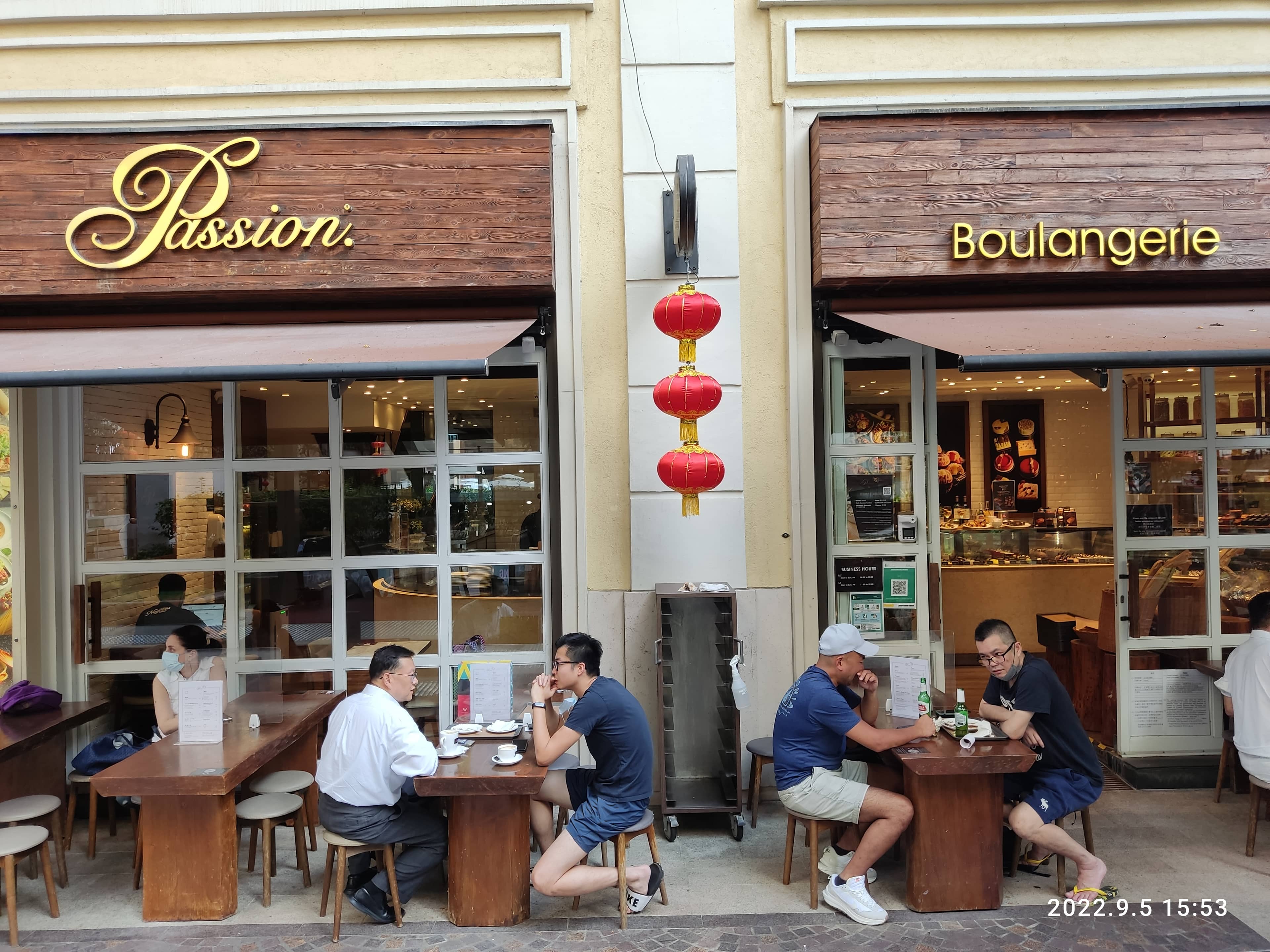 Charming Cafes and Eateries