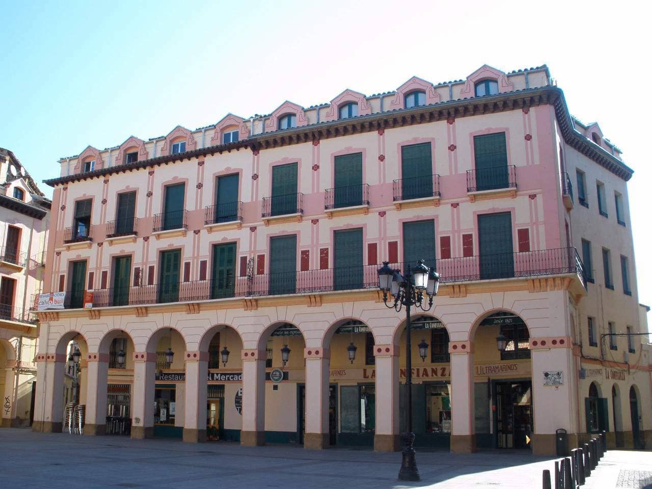 Surrounding Architecture
