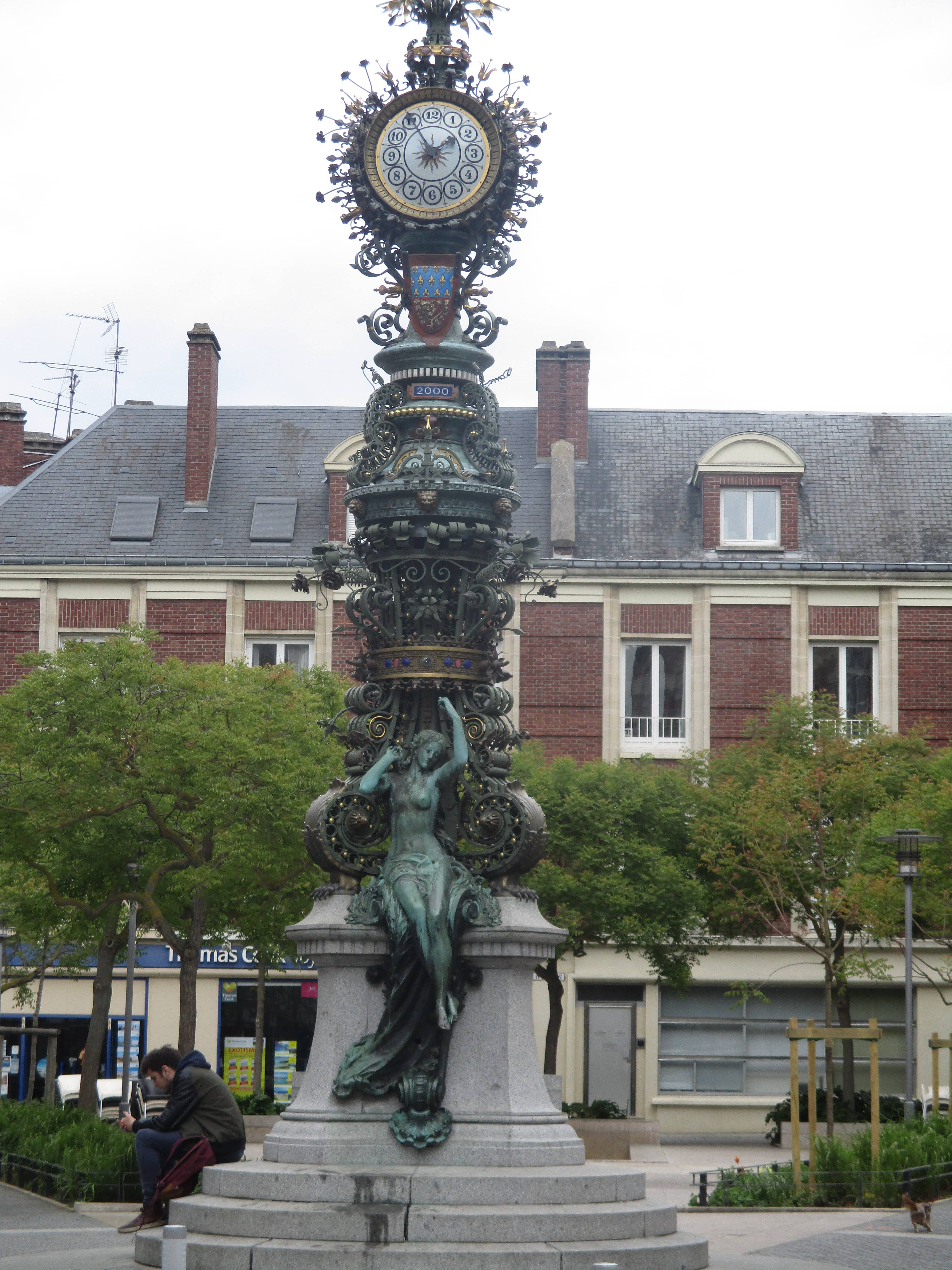 Marie Sans Chemise Statue