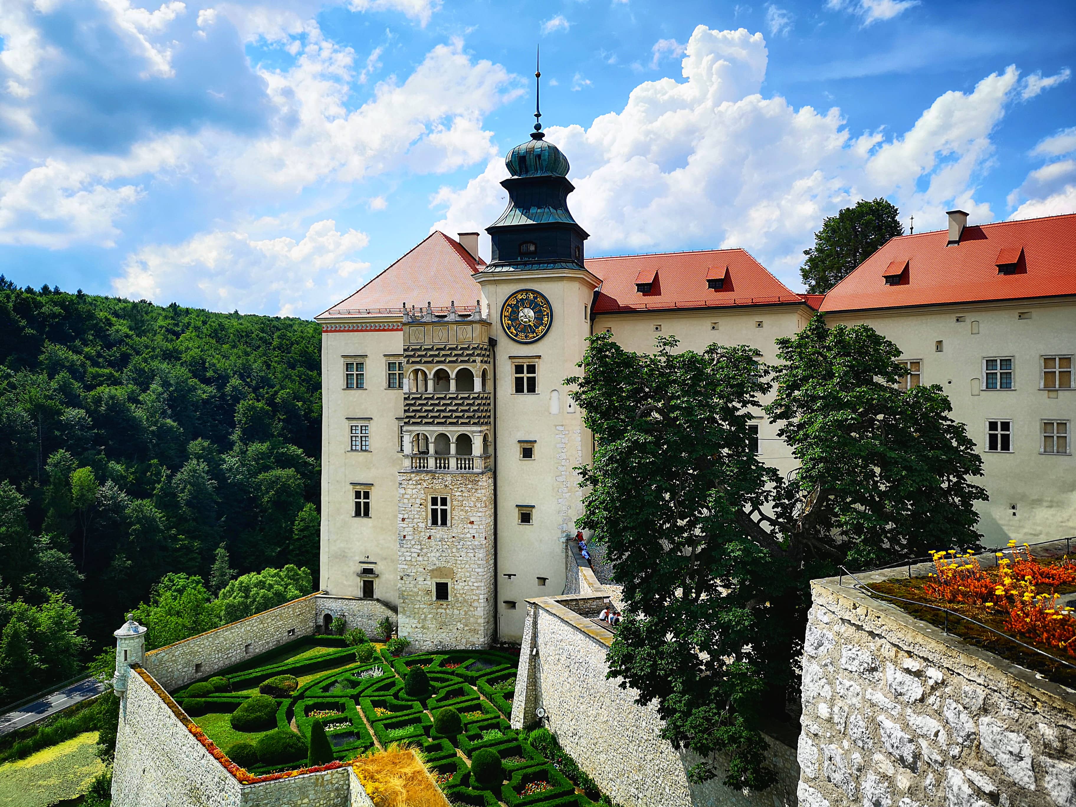 Pieskowa Skała Castle