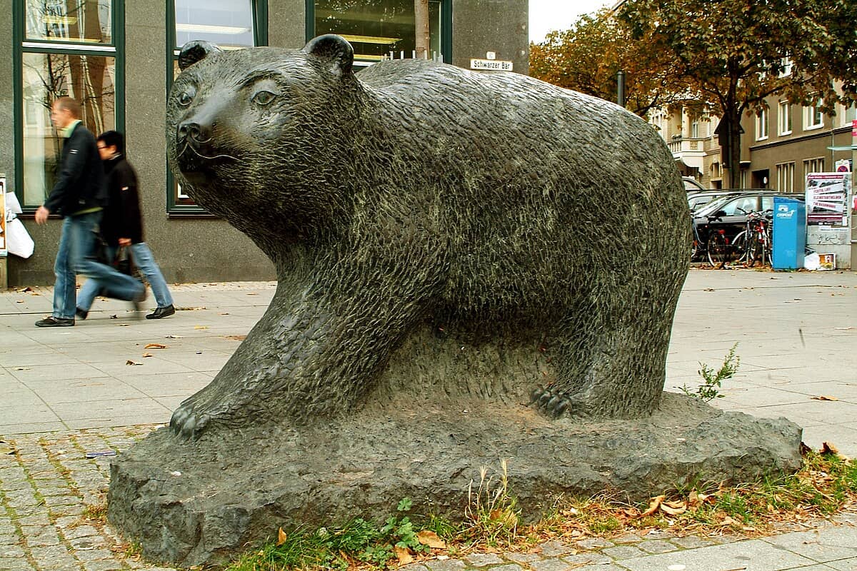 Schwarzer Bär