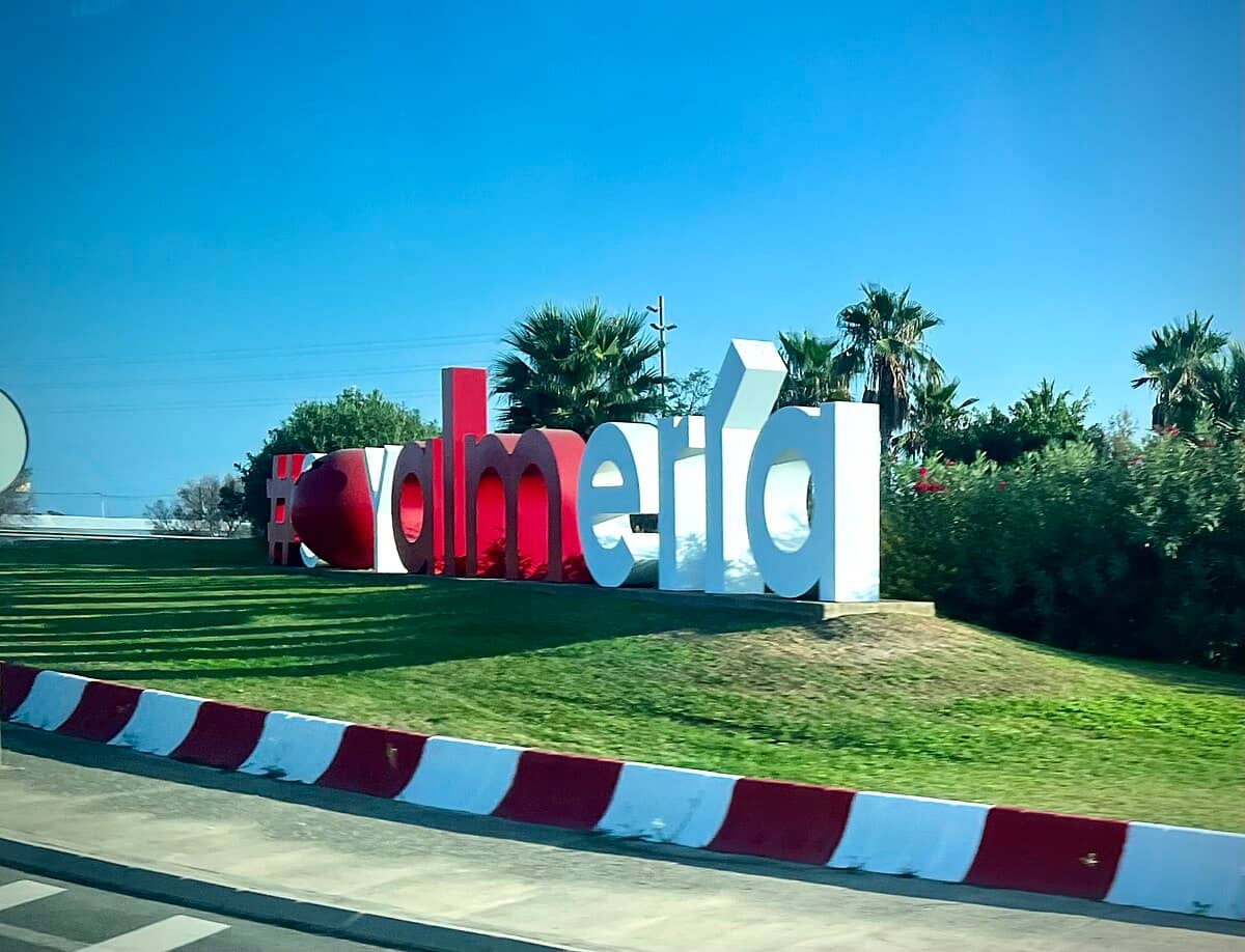 Font ALMERIA Sign