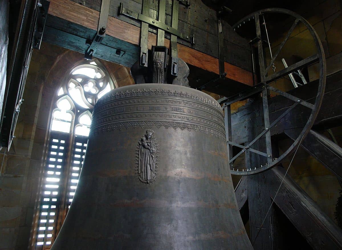 The Gloriosa Bell