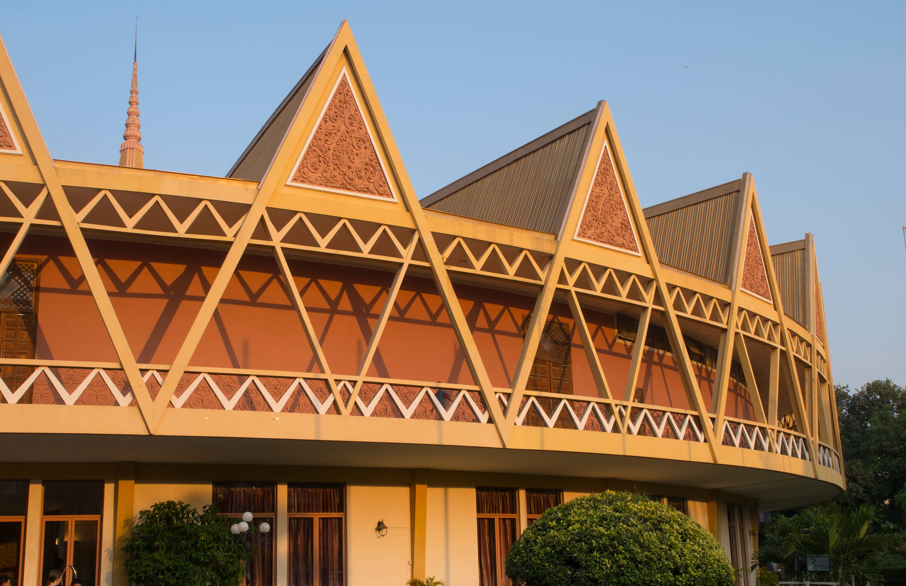 Unique 'Fan' Architecture