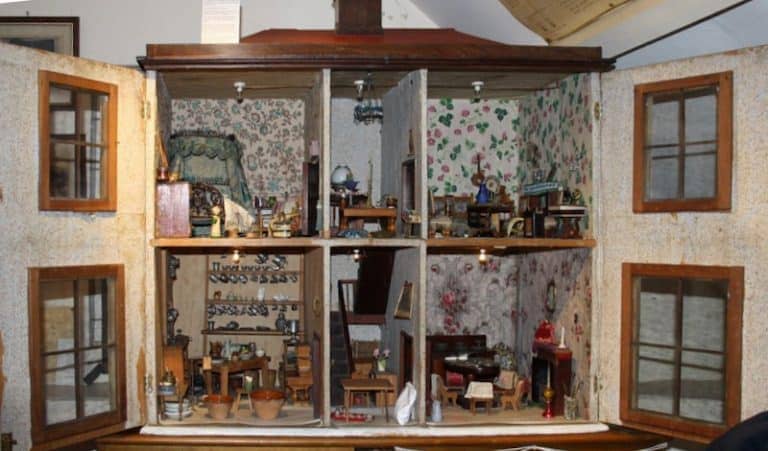 Domestic Life & Local Stories