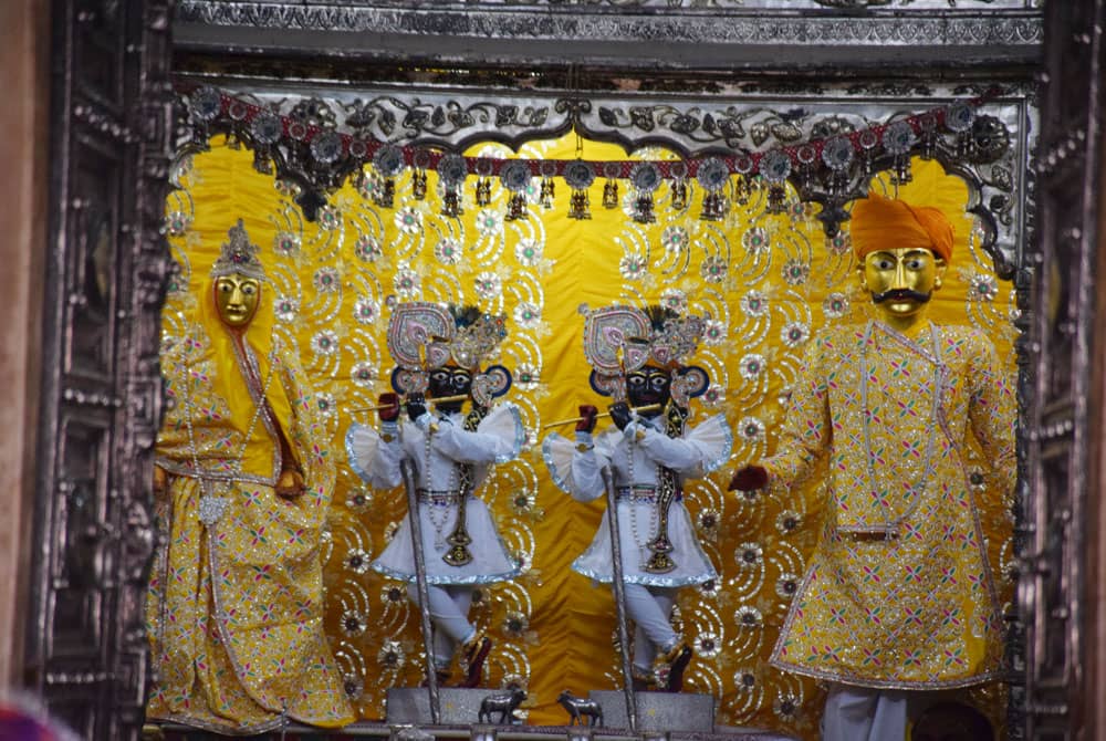 Vibrant Aarti Ceremonies