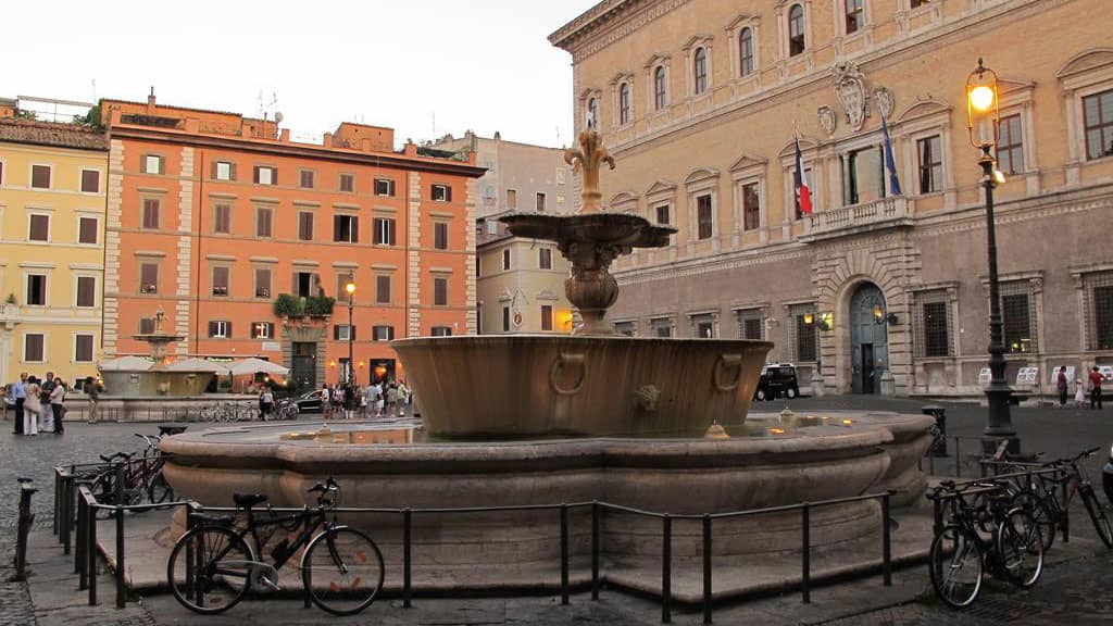 Charming Roman Vibe