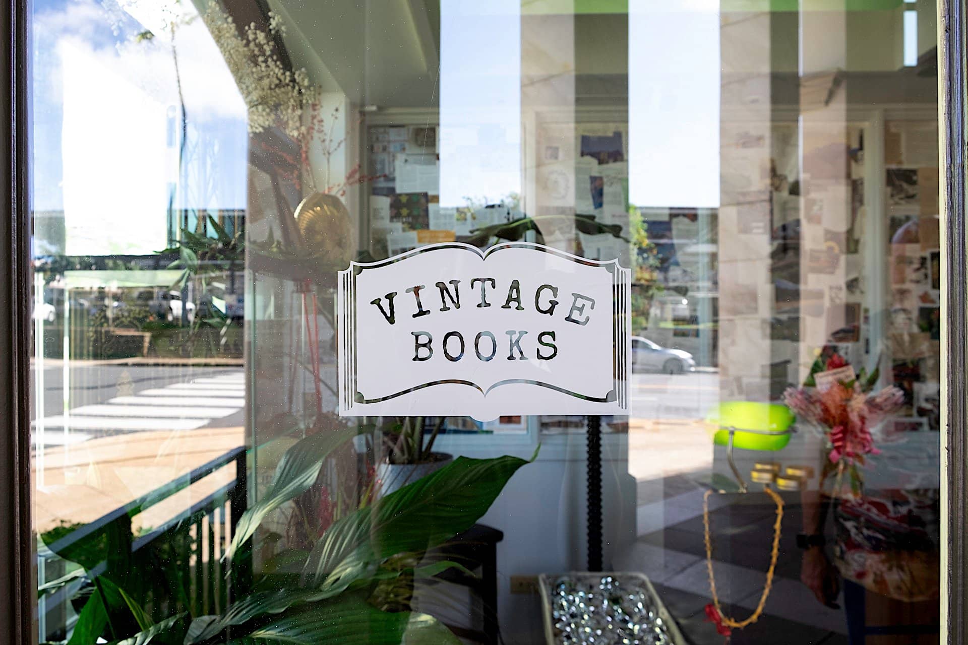 Vintage Books Hawaii