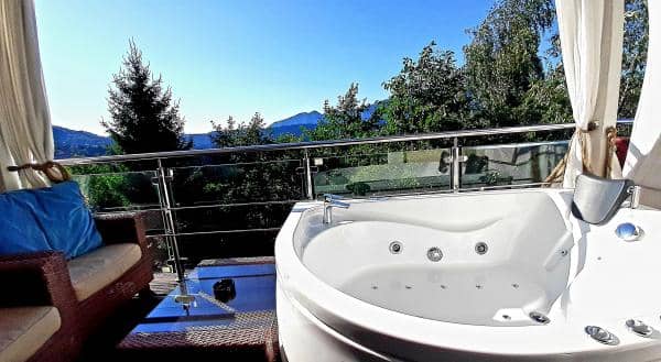 Mythos Luxury Rooms Jacuzzi