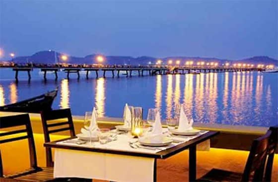 Waterfront Dining