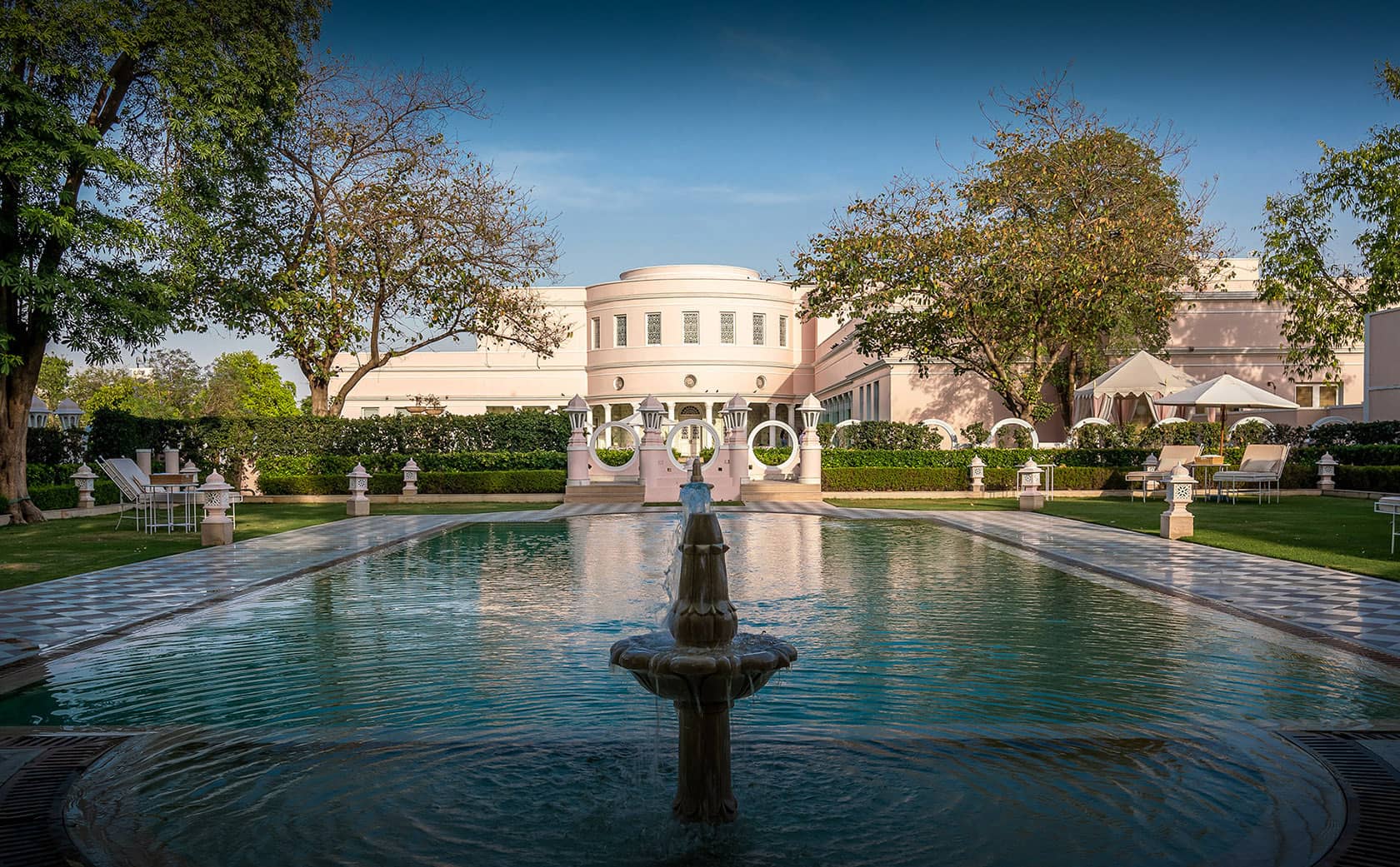 Formal Gardens & Courtyards