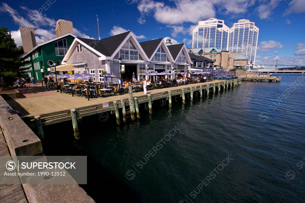 Oceanfront Dining & Bars