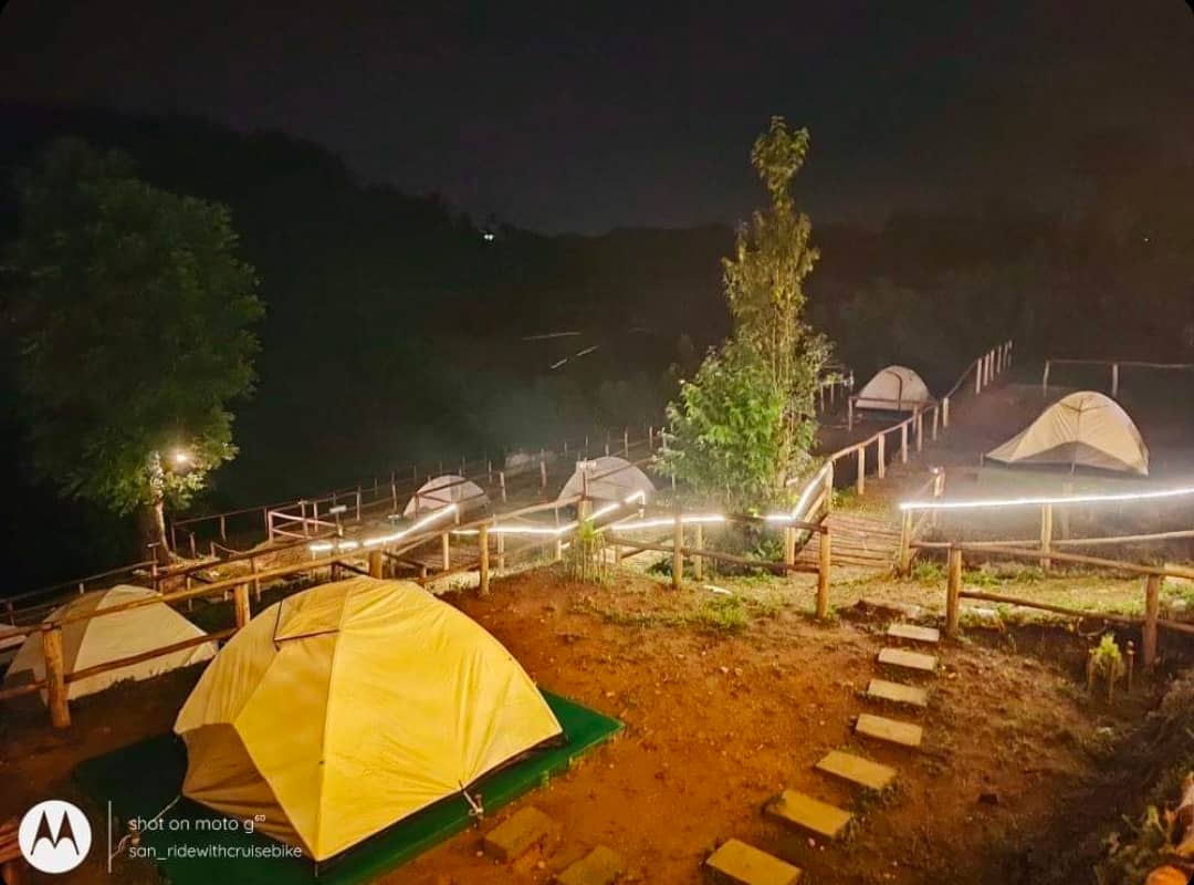 Hilltop Glamping & Camping