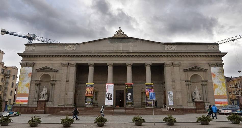 Nearby Gallery and Museum