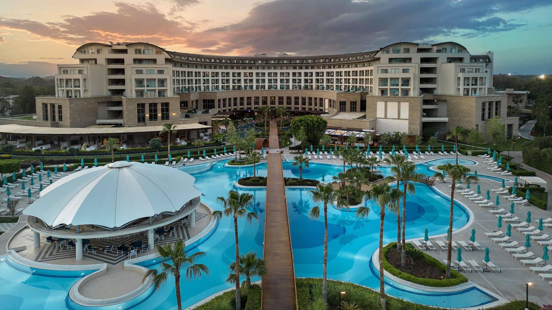 Luxurious Resort Experiences