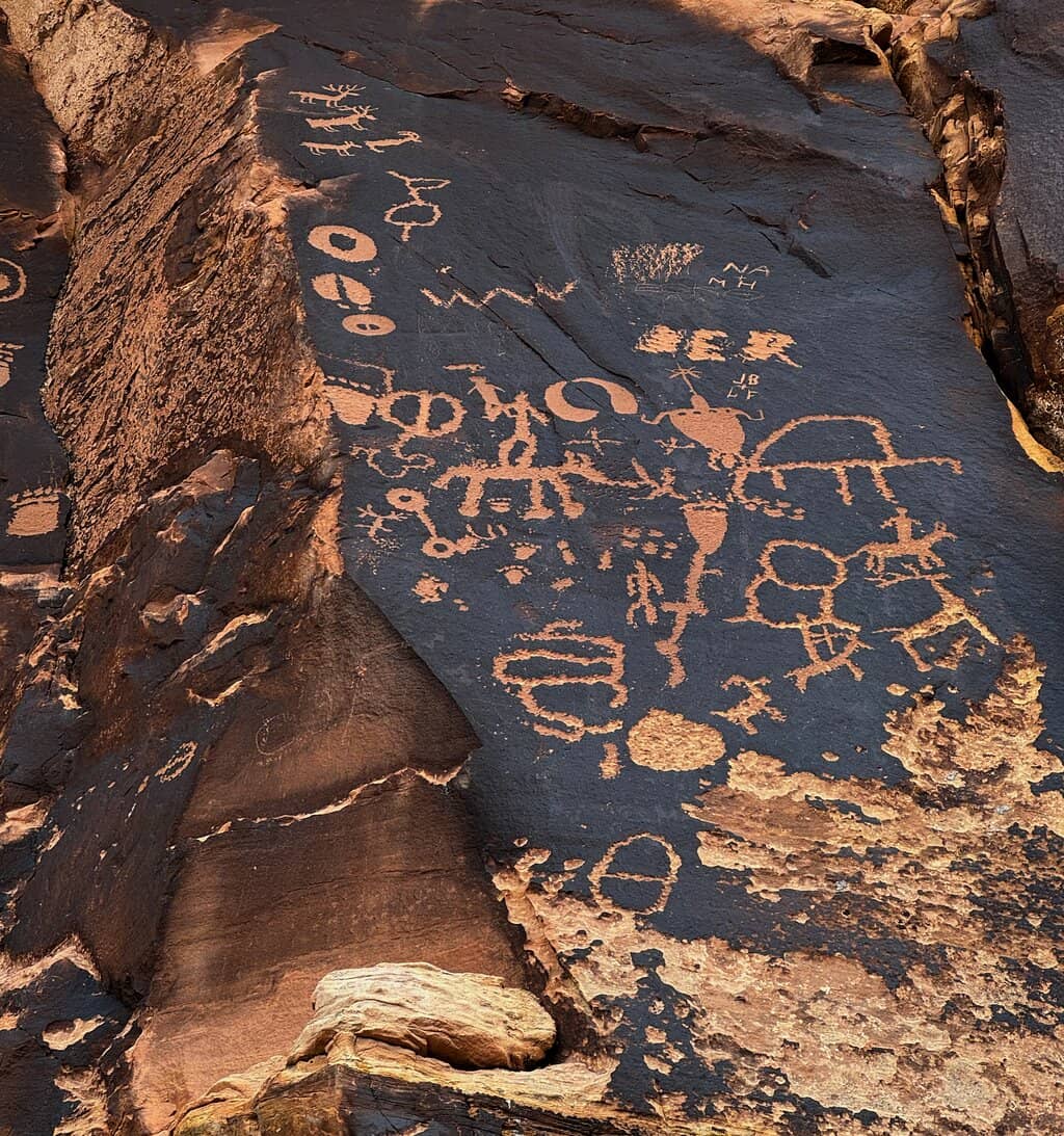 Paper Roc Utah Newspaper Rock Utah (2026) – Best of TikTok, Instagram & Reddit Travel ...